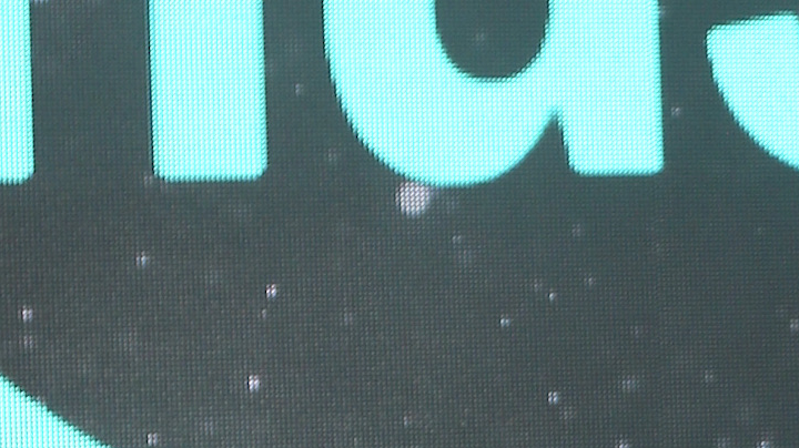 Todos estos acontecimientos ocurren en uno de los momentos de mayor tranquilidad para la joven, después de varios años en los que su nombre se vio envuelto en disputas legales relacionadas con el padre de su hija, el cantante Anuel, y con su expareja Tekashi.