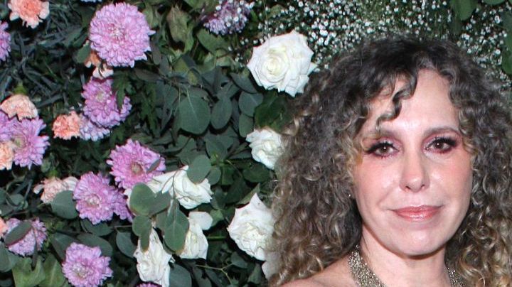 Azela Robinson sufre trastorno que le impide relacionarse en lugares públicos.