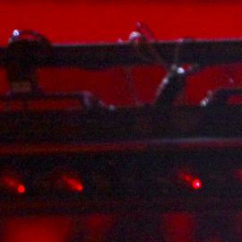 Christian Nodal niega haber elegido a la modelo de "Un Vals", parecida a Cazzu.