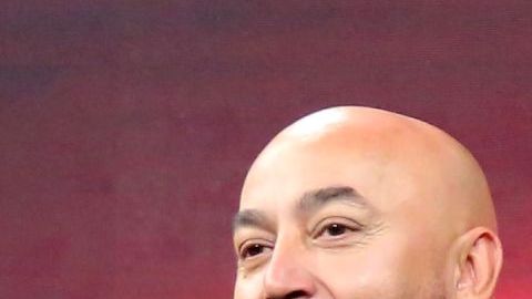 Lupillo Rivera se comprometió con Taina Pimentel.