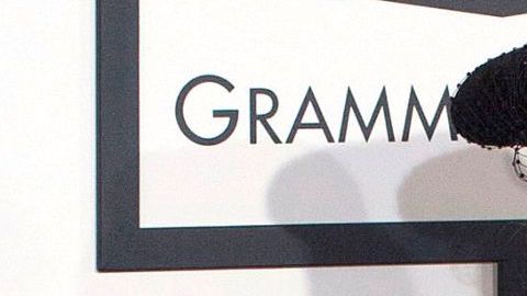 Madonna pierde icónico vestuario y ofrece recompensa.