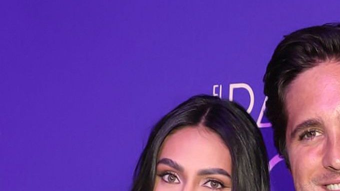 Diego Boneta confirmó que ya no vive con Renata Notni.