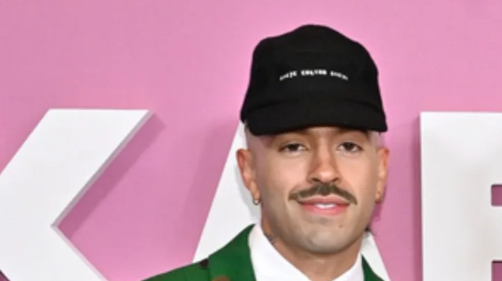 La ruptura entre los artistas se hizo pública a principios de 2026, cuando el portal TMZ informó que la decisión se debió a que sus apretadas agendas profesionales hacían casi imposible mantener el vínculo.