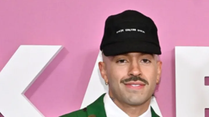 La ruptura entre los artistas se hizo pública a principios de 2026, cuando el portal TMZ informó que la decisión se debió a que sus apretadas agendas profesionales hacían casi imposible mantener el vínculo.