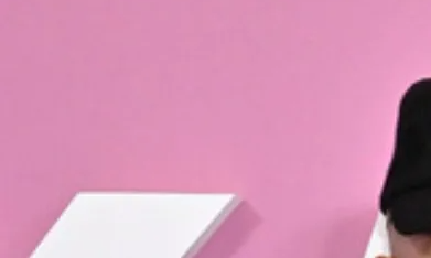 La ruptura entre los artistas se hizo pública a principios de 2026, cuando el portal TMZ informó que la decisión se debió a que sus apretadas agendas profesionales hacían casi imposible mantener el vínculo.