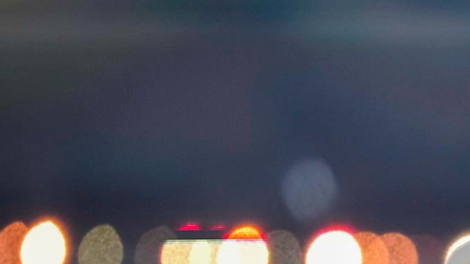 El cantante puertorriqueño Bad Bunny, durante el concierto ofrecido este viernes en el Estadio Olímpico de Barcelona. EFE/Alejandro García.