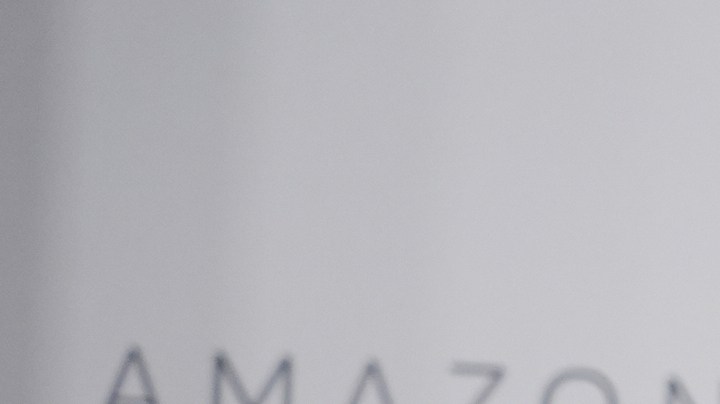 Desde Artists Equity, la compañía de ambos actores, su abogada Leita Walker rechazó las acusaciones antes de que se presentara la demanda formal.