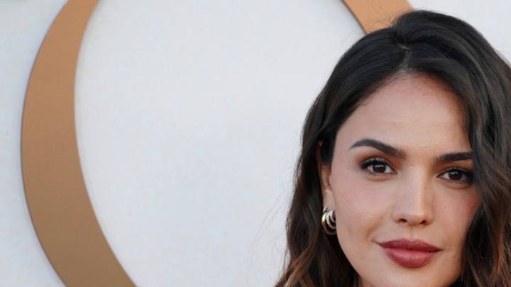 Eiza González transforma su cuerpo para la cinta 'Iron Jane'.