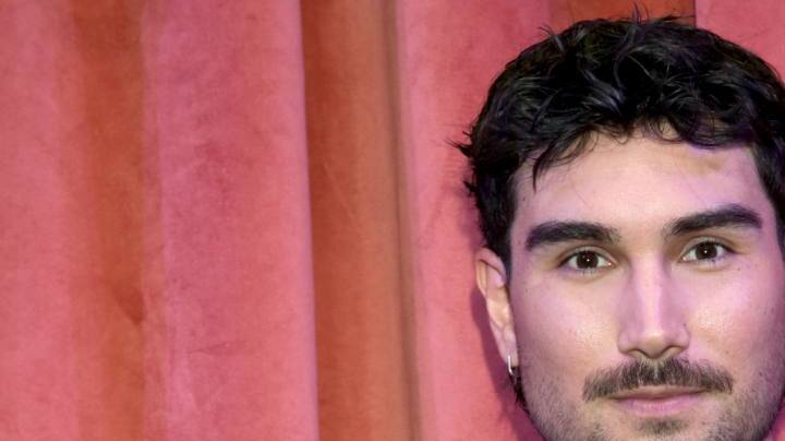 Kenzo saca las garras por Caeli tras la rivalidad de la youtuber con 'Los Guerreros de la Luz'.