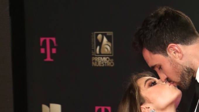 Sofía Castro desmiente rumores de crisis matrimonial.