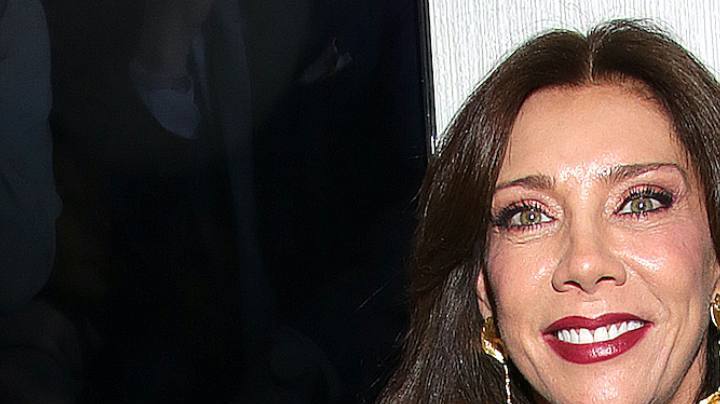 Cynthia Klitbo defiende su amor con joven director de cine.