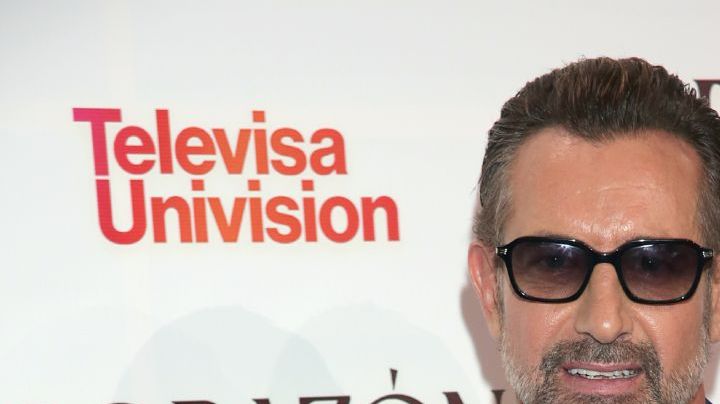 Gabriel Soto se muestra feliz con su famosa novia chef.