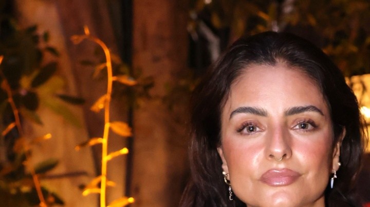 Aislinn Derbez toma con humor los nuevos rumores que la involucran con Mauricio Ochmann.
