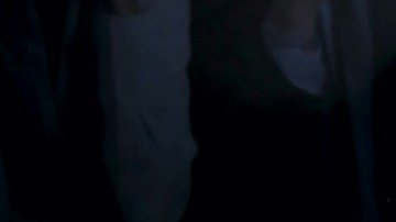 Manelyk González reacciona con una leve sonrisa a las críticas en su contra.