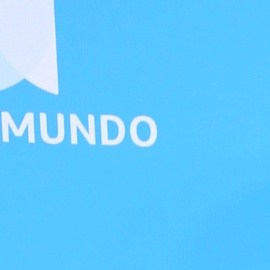 Chiky Bombom se disculpa en vivo, pero no se salvó de la suspensión de Telemundo.