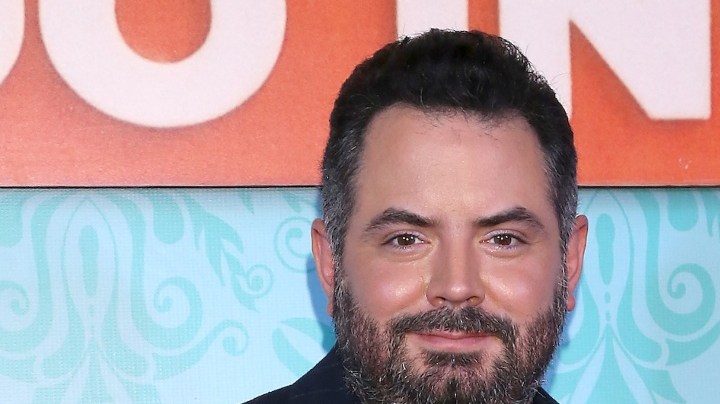 José Eduardo Derbez y Paola Dalay posan juntos como una pareja feliz.