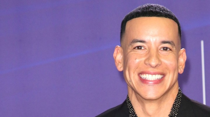 Hija de Daddy Yankee estalla en redes tras críticas sobre su cuerpo.