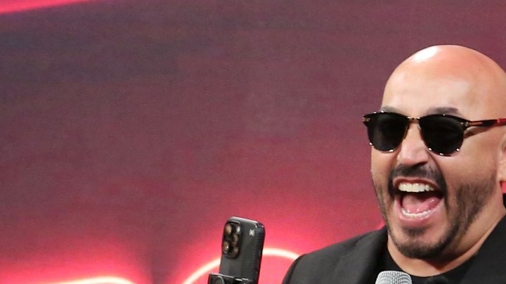 Lupillo Rivera reveló detalles de su nuevo romance.