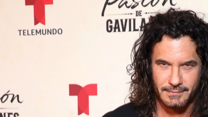 Mario Cimarro hace fuerte acusación contra productor de televisión.