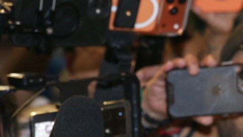 Andrea Legarreta defiende a los integrantes de Timbiriche y rechaza la producción de la serie.